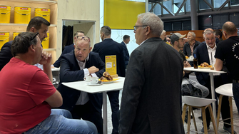 … und fachkundige Gespräche.  | © ADLER