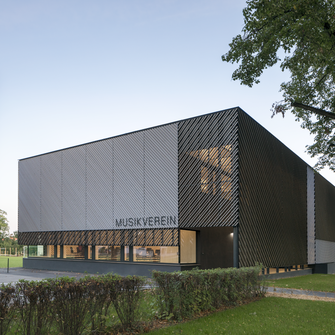 © Leoneohard Hilzensauer