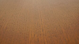 Povrchy okien so systémom ADLER Diamond zapôsobia výnimočne krásnym dizajnom pórov a neuveriteľne vysokou tvrdosťou a odolnosťou. (Foto: ADLER)