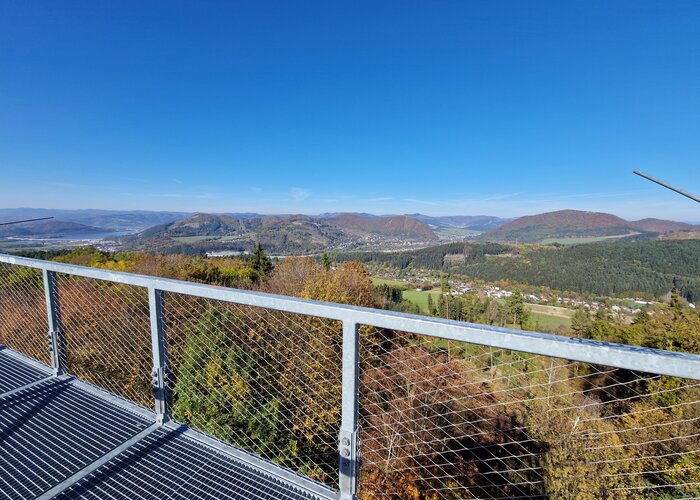 Z veže sa návštevníkom núka nádherný výhľad na okolie.