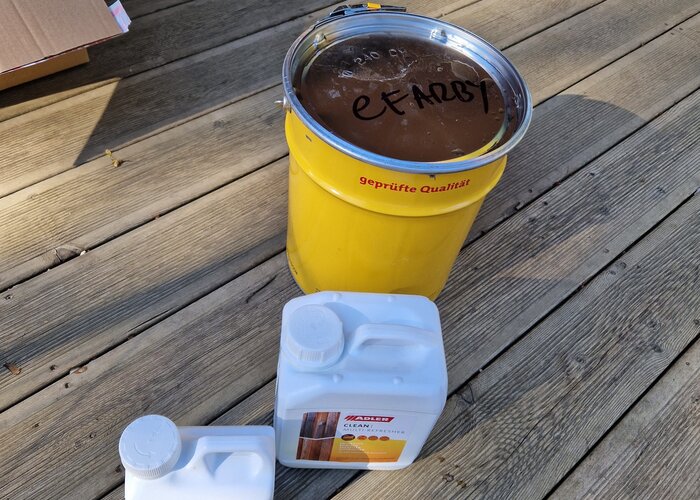 Na renováciu boli použité produkty ADLER – odsivovač Clean-Multi-Refresher a lazúra Pullex Top-Lasur