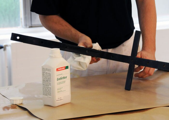 ...a očistiť s ADLER Entfetter 