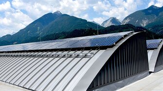 Das Dach der neuen ADLER Wasserlackfabrik