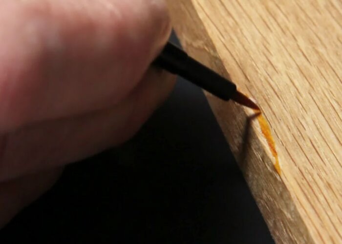 Krok  2: Poškodené miesto zamaľujte s Grilith-Flexpen a následne otufujte