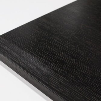 predtým: povrch vyzerá opotrebovane