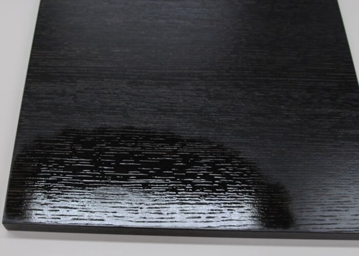 Ak je potrebné, môžete miesto po niekoľkých minútach prestriekať druhý krát. Viac tenkých vrstiev je lepšia voľba,ako jedna hrubá.