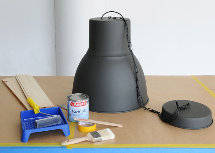 Príprava: pracovné miesto prikryte papierom a rozmontujte lampu na jednotlivé diely 