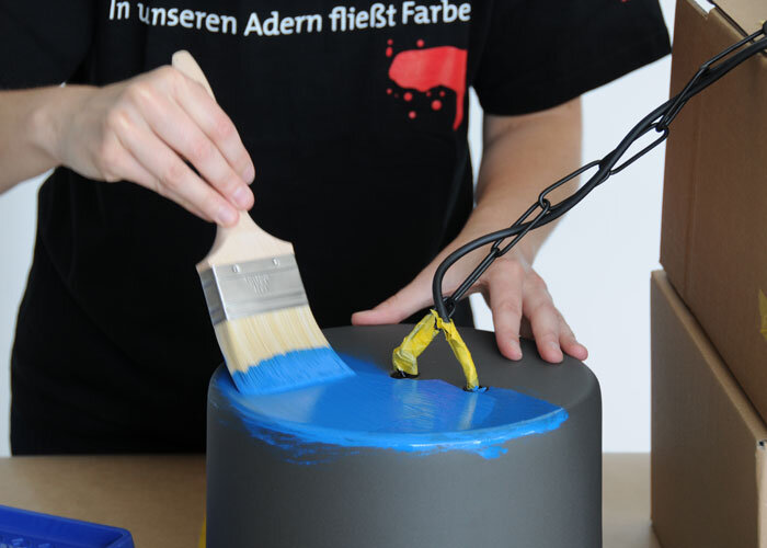 ... obtiažne miesta, napr. okolo kábla, radšej natrite štetcom