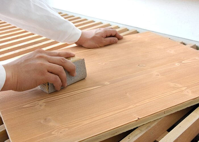 Krok 3: Po nanesení Aquawood Protor Base L prebrúste zrnitosťou 120...