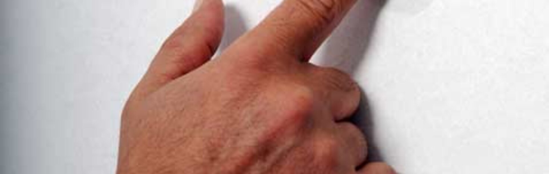 Krúžiť mokrým prstom po stene