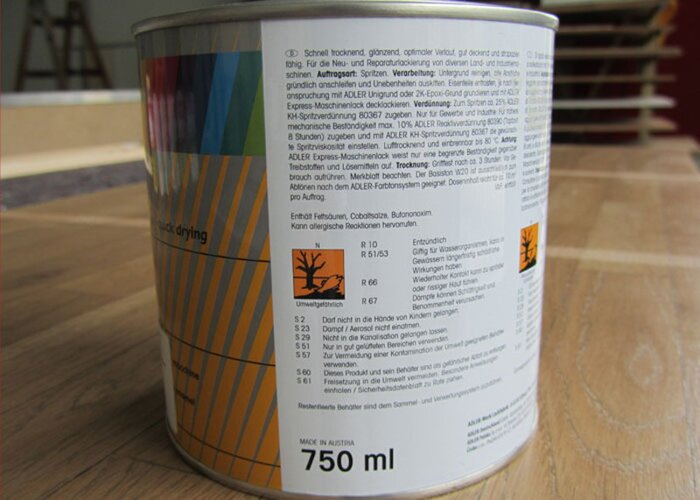 Štetec jednoducho očistíte vhodným riedidlom.