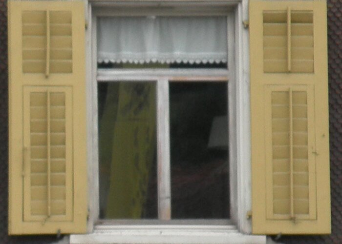 okná hostinca Holub pred renováciou 